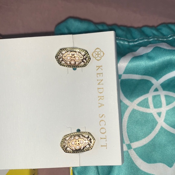 Kendra Scott Earrings - Picture 2 of 6